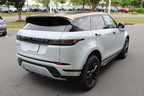 2026 Land Rover Range Rover Evoque Dynamic SE