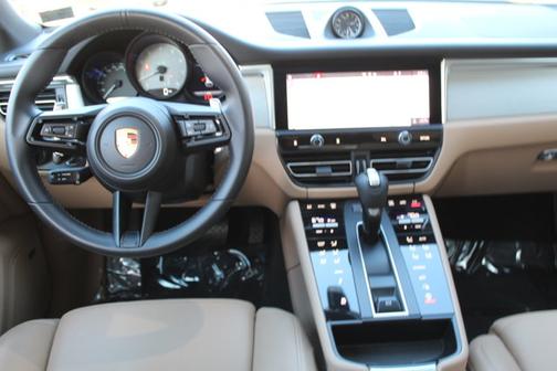 2022 Porsche Macan S