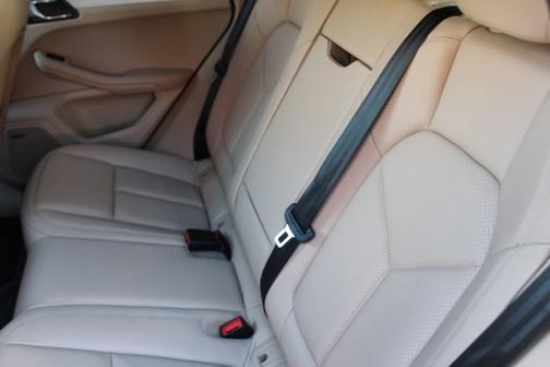 2022 Porsche Macan S