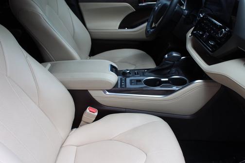 2022 Toyota Highlander Limited