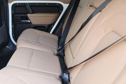 2025 Land Rover Defender X-Dynamic SE