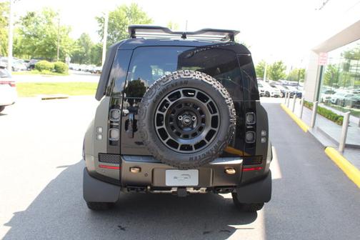 2025 Land Rover Defender OCTA Edition One