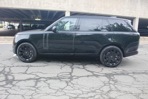 2025 Land Rover Range Rover SE