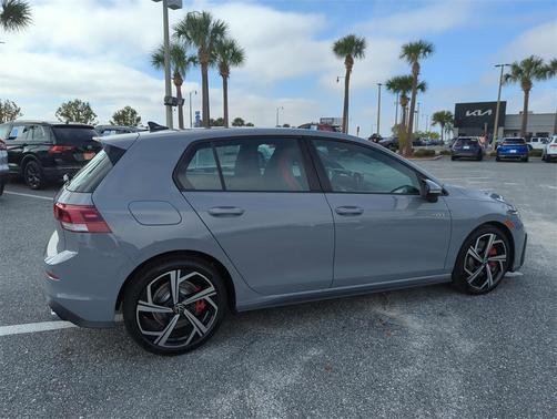 2026 Volkswagen Golf GTI 2.0T SE DSG