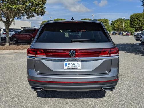 2025 Volkswagen Atlas 2.0T SE