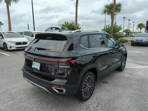 2025 Volkswagen Taos 1.5T SE