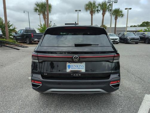 2025 Volkswagen Taos 1.5T SE