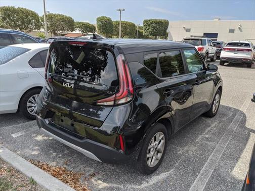 2024 Kia Soul LX