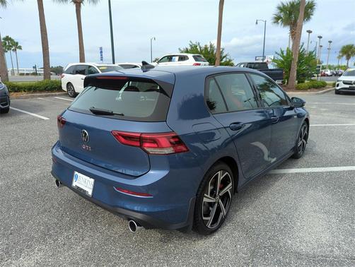 2025 Volkswagen Golf GTI 2.0T SE DSG