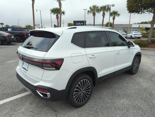 2025 Volkswagen Taos 1.5T SE