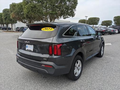 2023 Kia Sorento LX
