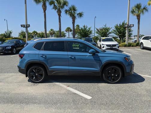2025 Volkswagen Taos 1.5T SE