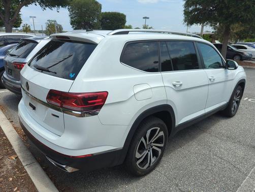 Platinum Gray Metallic 2022 Volkswagen Atlas 2.0T SEL