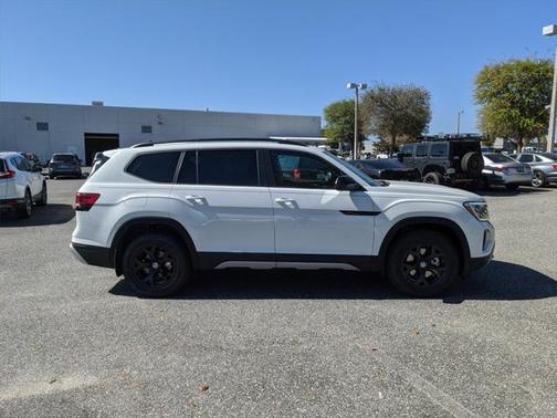 2025 Volkswagen Atlas 2.0T Peak Edition
