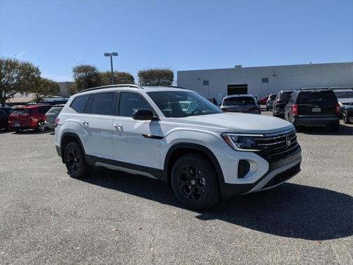 2025 Volkswagen Atlas 2.0T Peak Edition