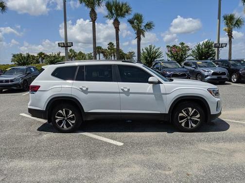 2025 Volkswagen Atlas 2.0T SE