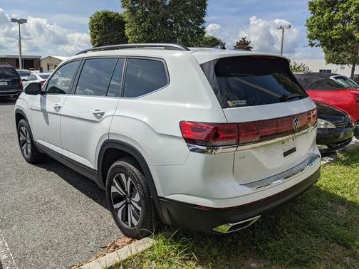 2025 Volkswagen Atlas 2.0T SE