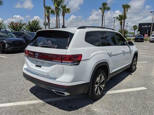 2025 Volkswagen Atlas 2.0T SE