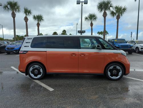 2025 Volkswagen ID. Buzz Pro S Plus