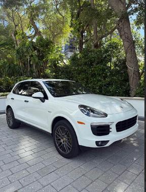 2017 Porsche Cayenne Cayenne S E-Hybrid Platinum Edition