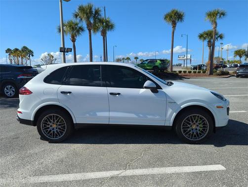 2017 Porsche Cayenne Cayenne S E-Hybrid Platinum Edition