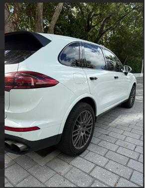 2017 Porsche Cayenne Cayenne S E-Hybrid Platinum Edition