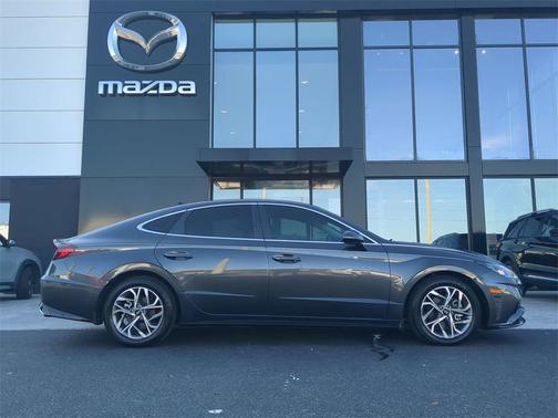 2022 Hyundai SONATA SEL