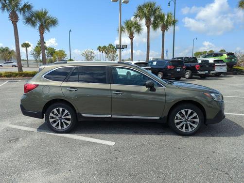 Wilderness Green Metallic 2019 Subaru Outback 2.5i Touring