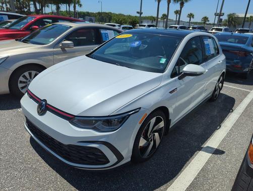 Opal White Pearl 2023 Volkswagen Golf GTI 2.0T SE DSG