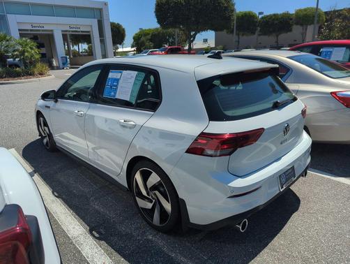 Opal White Pearl 2023 Volkswagen Golf GTI 2.0T SE DSG