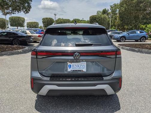 2025 Volkswagen Tiguan 2.0T SE