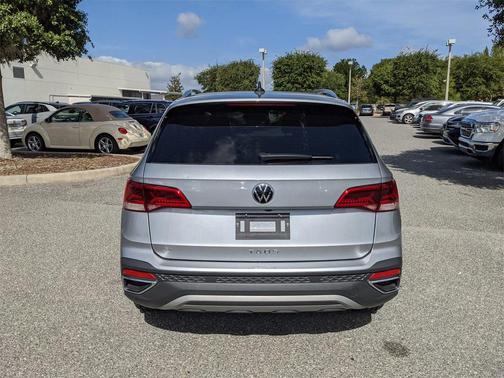 2022 Volkswagen Taos 1.5T SE