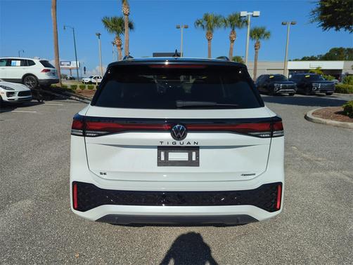 2025 Volkswagen Tiguan 2.0T SE R-Line Black 4MOTION