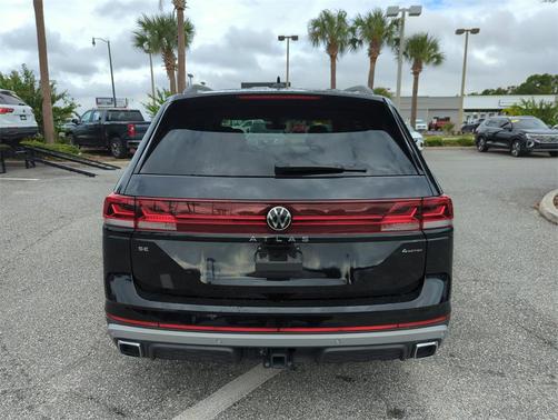 2024 Volkswagen Atlas 2.0T SE w/Technology 4MOTION