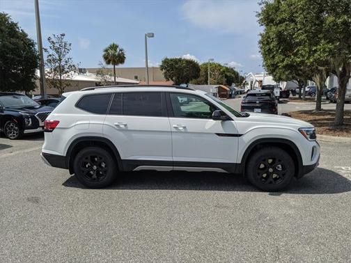 2025 Volkswagen Atlas 2.0T Peak Edition
