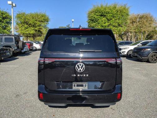 2025 Volkswagen ID. Buzz Pro S