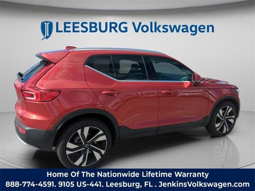 2023 Volvo XC40 B4 Plus Bright Theme