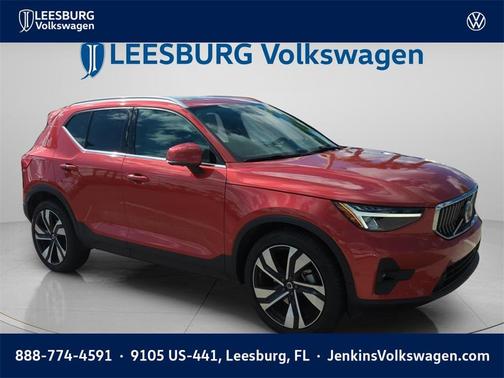 2023 Volvo XC40 B4 Plus Bright Theme