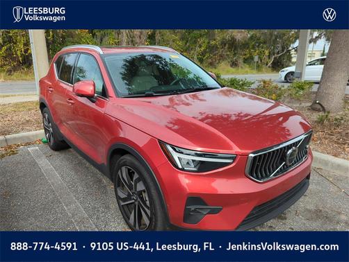 2023 Volvo XC40 B4 Plus Bright Theme
