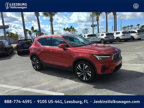 2023 Volvo XC40 B4 Plus Bright Theme