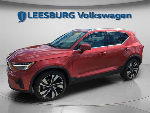 2023 Volvo XC40 B4 Plus Bright Theme