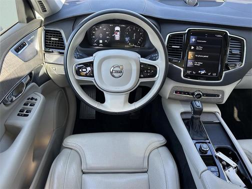 2022 Volvo XC90 T6 Inscription