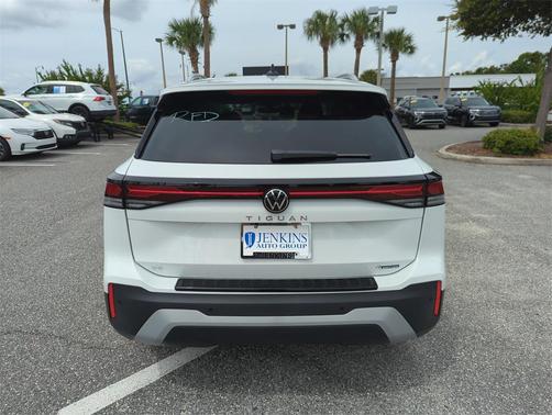 2025 Volkswagen Tiguan 2.0T SE 4MOTION