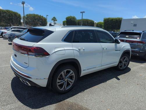 Opal White Pearl 2024 Volkswagen Atlas Cross Sport 2.0T SEL