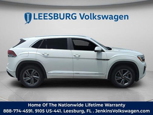 Opal White Pearl 2024 Volkswagen Atlas Cross Sport 2.0T SEL