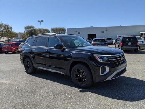 2025 Volkswagen Atlas 2.0T Peak Edition