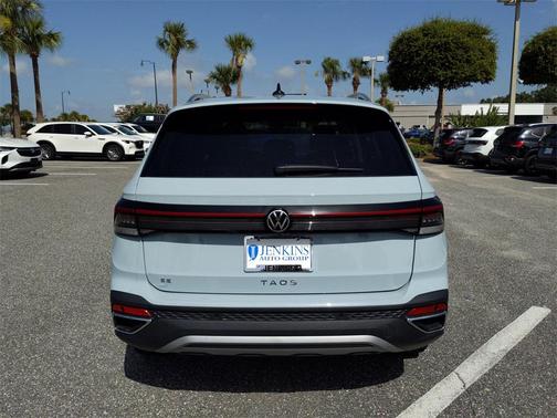 2025 Volkswagen Taos 1.5T SE
