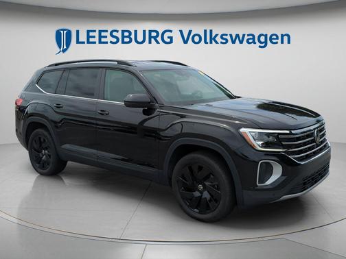 Deep Black 2025 Volkswagen Atlas 2.0T SE w/Technology 4MOTION
