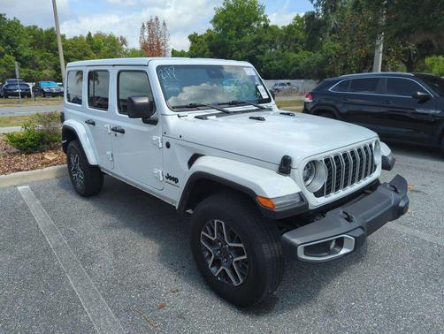 Bright White Clearcoat 2025 Jeep Wrangler 4-Door Sahara 4x4