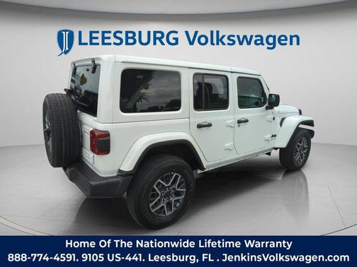 Bright White Clearcoat 2025 Jeep Wrangler 4-Door Sahara 4x4